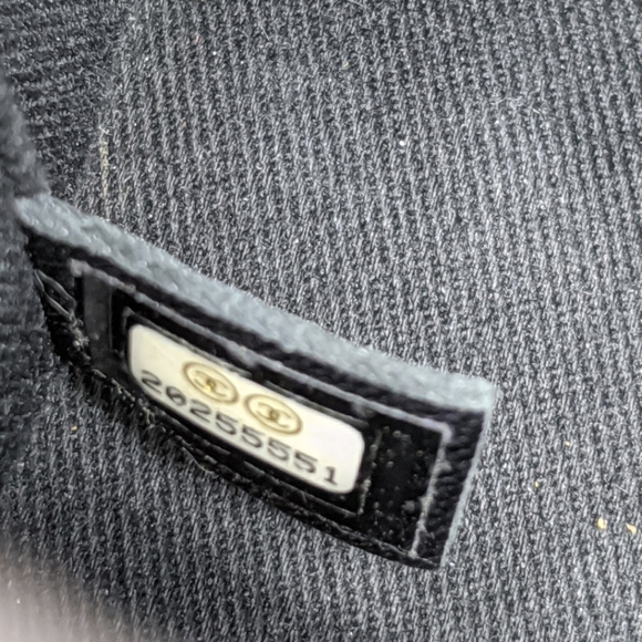 🦄🎉CHANEL Pink Bag Glazed Leather Flap Bag! Super Rare Color! Limited Edition - Picture 8 of 16